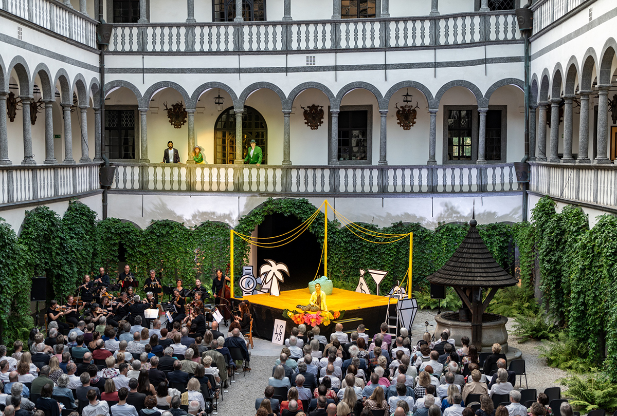 Arkadenhof von Schloss Greinburg